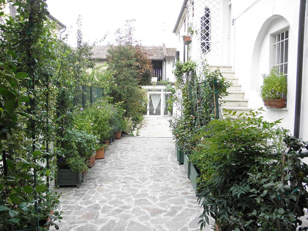 Dimora & Arte B&B Canneto sull'Oglio Luaran gambar